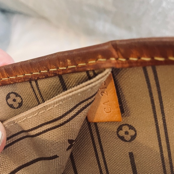 Louie Vuitton  Never Full MM, 2010 - Picture 2 of 11